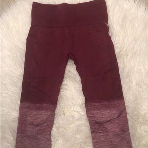 Maroon Lululemon capri leggings